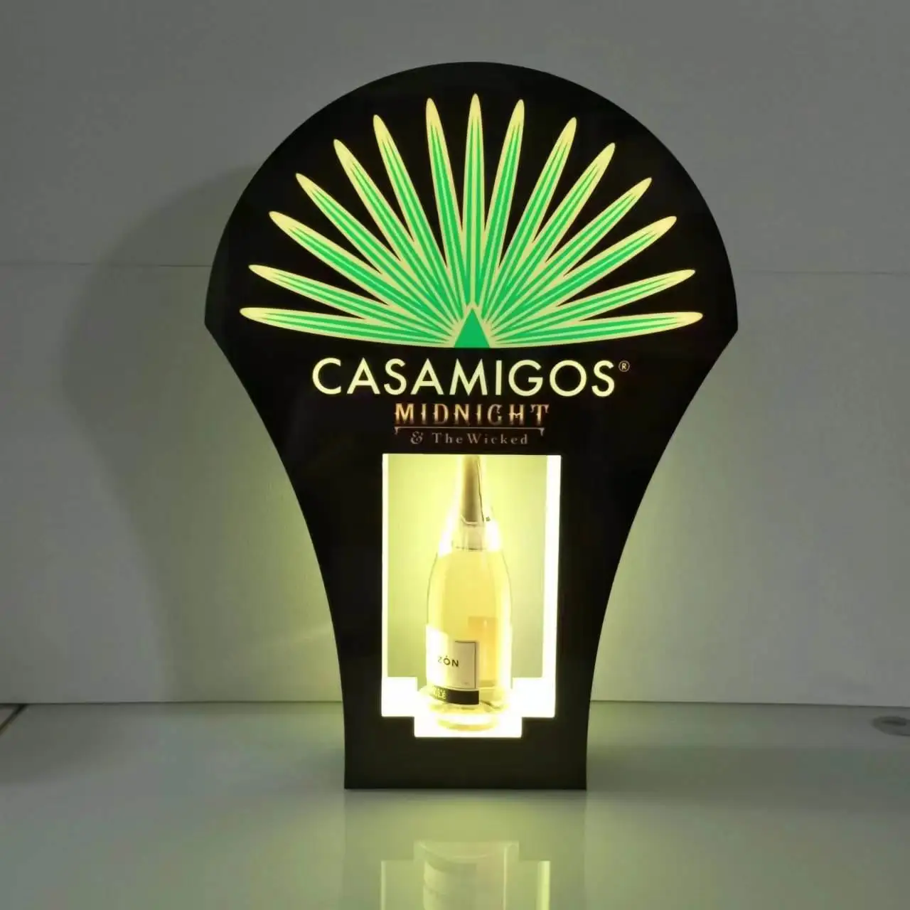 Neon Glow Casamigos Tequila Bottle Presenter Led Champagne Glorifier Display VIP Bottle Service per Party Nightclub Lounge Bar