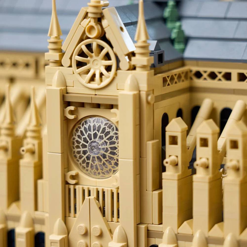 Notre-Dame de Paris Architectural Model Kit 21061 Collectible Building blocks Set for Adults Gift Idea for Lovers of History 5