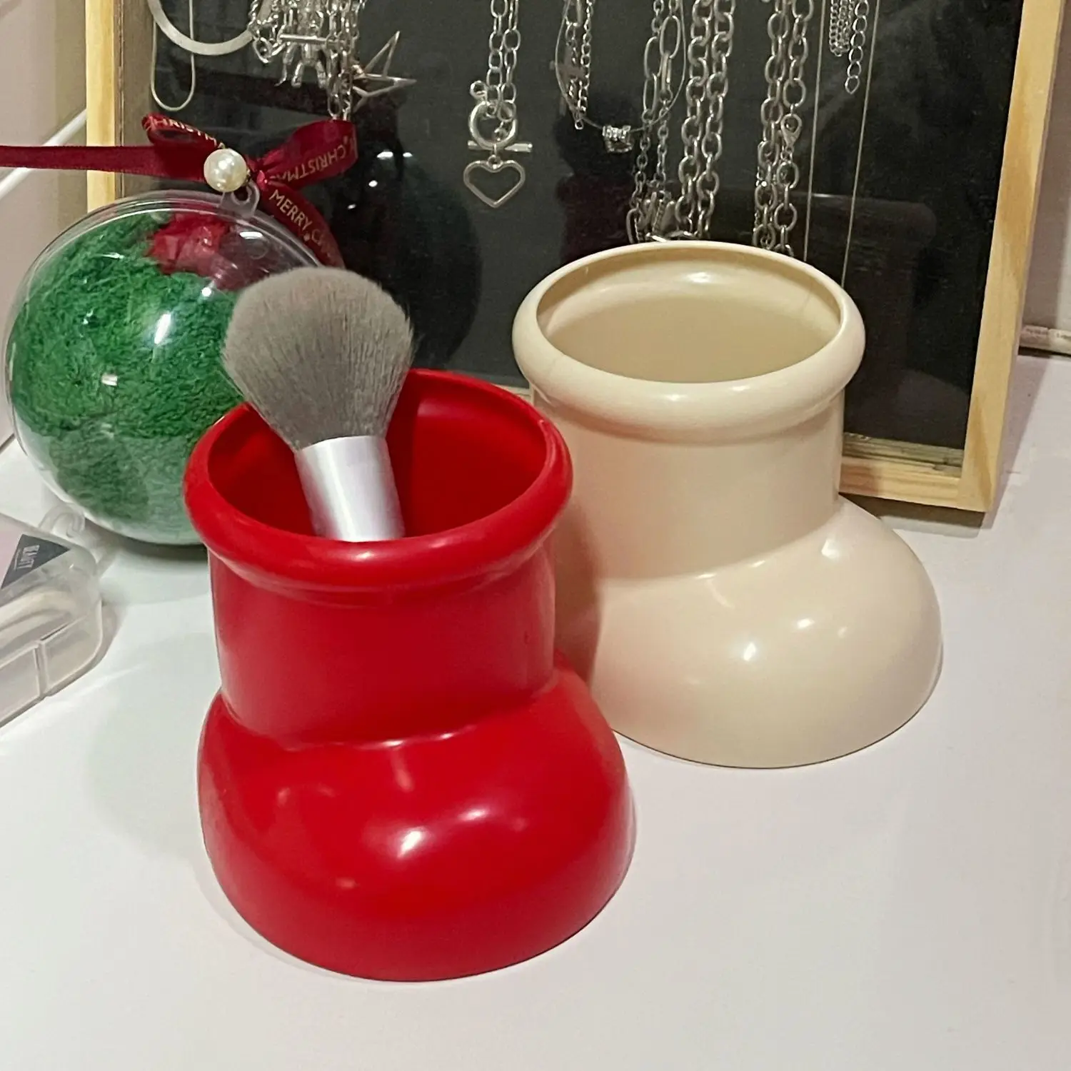 Ins Cute Little Red Boots Pen Holder,Plastic Student Desktop Vase Multifunctional Makeup Brush Storage Box.pencil Holder Office 6