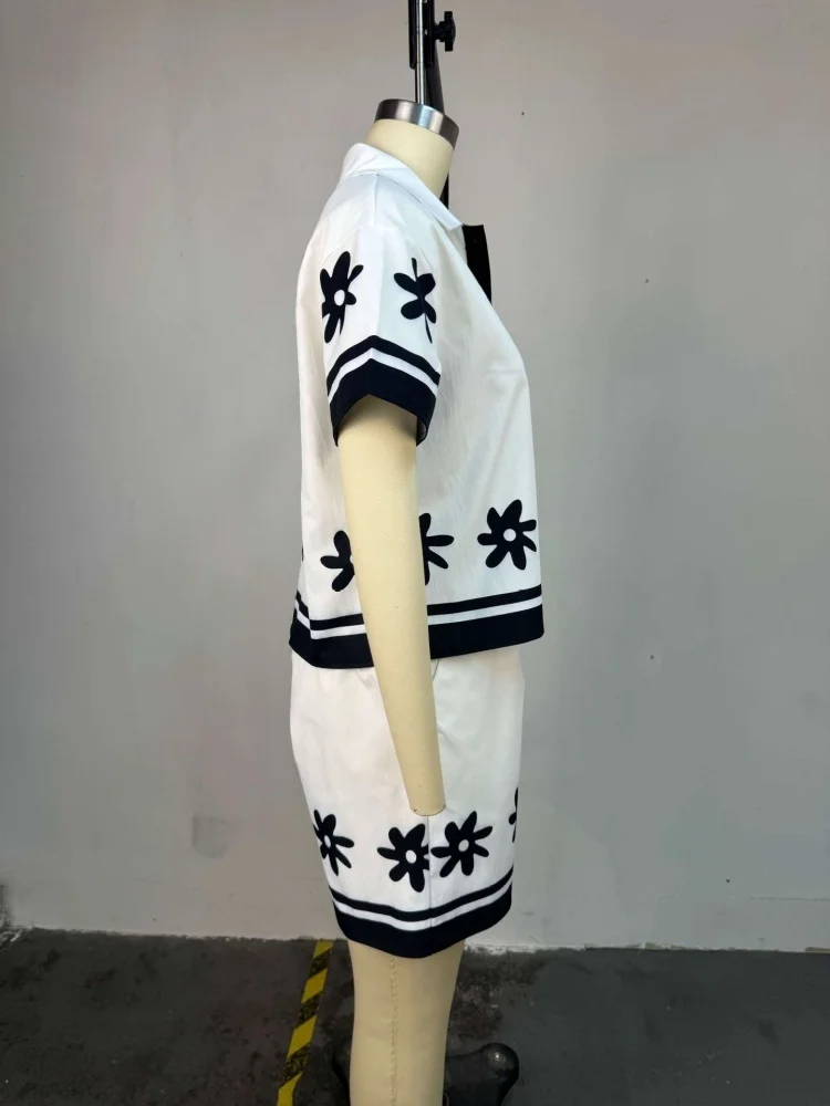 Wmstar Two Piece Set Women Wholesale Woman 2025 Summer New Fashion Lapel Color Blocked Printed Shirt Wide Leg Shorts Casual