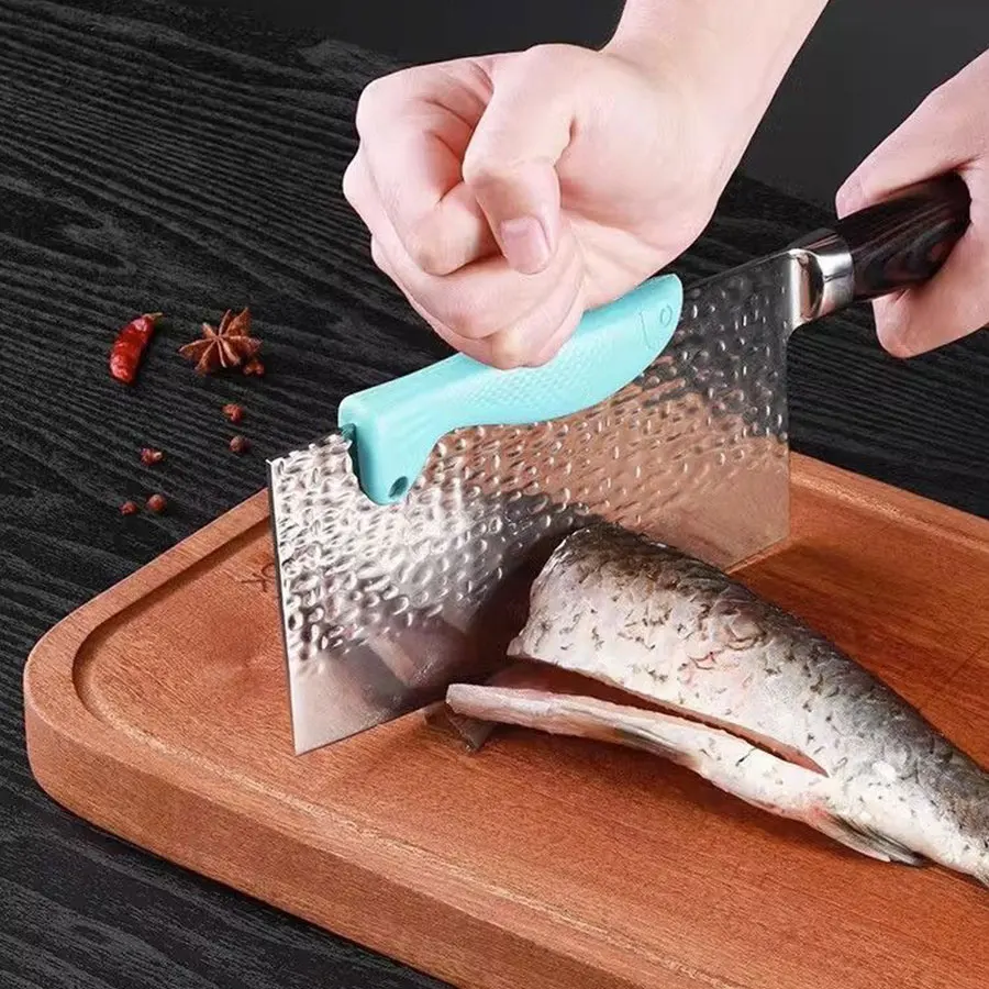 1 Pcs kitchen knife back protective cover, vegetable cutting silicone hand guard, knife cover, bone chopping protector