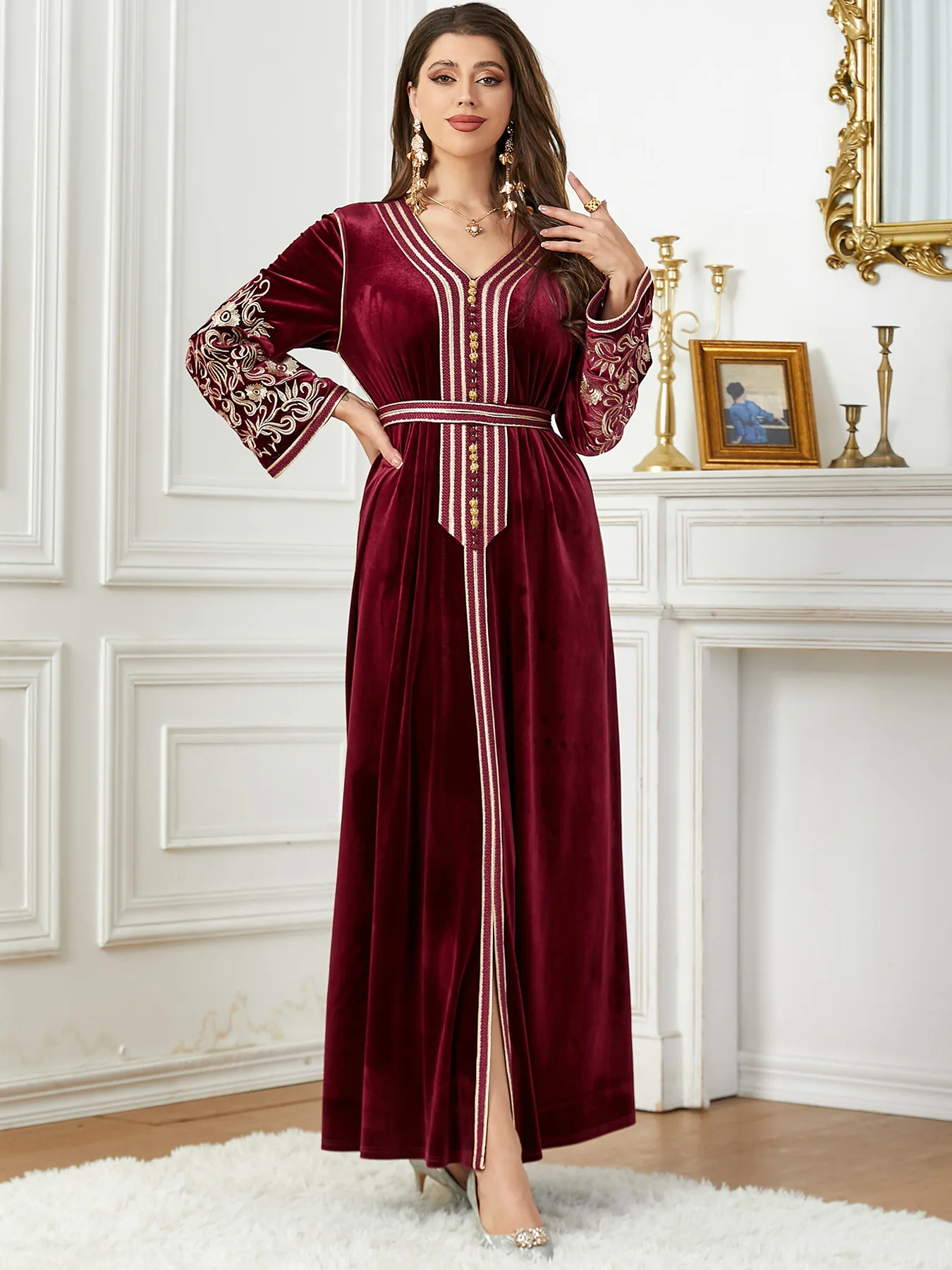 

Embroidered Kaftan Arabic Long Dress for Women Autumn Velvet Muslim Evening Dresses Moroccan Caftan Dubai Turkish Abaya Ramadan