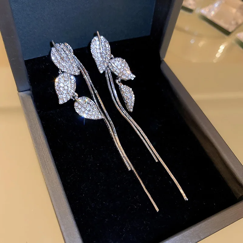 

New Long Design Light Luxury Leaves Advanced Earrings For Women Korean Fashion Earring Daily Birthday Party Jewelry Gifts