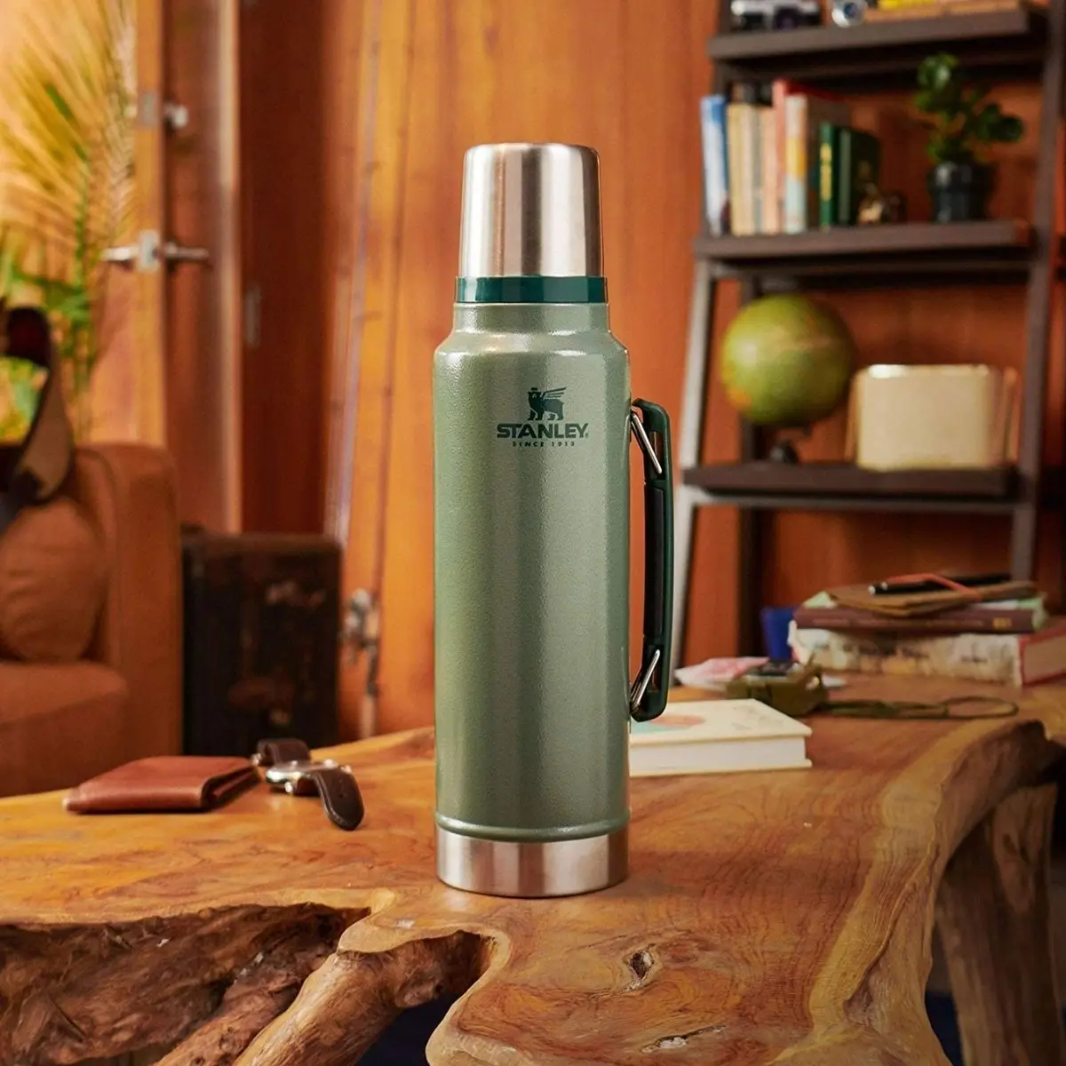 https://ae01.alicdn.com/kf/Se5488268b5094a5b81faf33234568ff2I/Stanley-Classic-Vacuum-Stainless-Steel-Thermos-1lt-1-4lt-1-9lt-Black-Green-Navy-Blue-Double.jpg