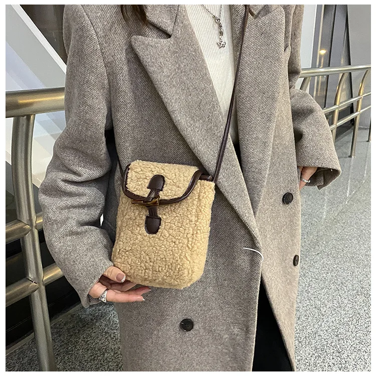 Damen Nische Design ins weiche Lamm Plüsch tasche niedlichen Herbst Winter neue Frauen taschen beliebte Explosion einfache Umhängetaschen – Detail 2