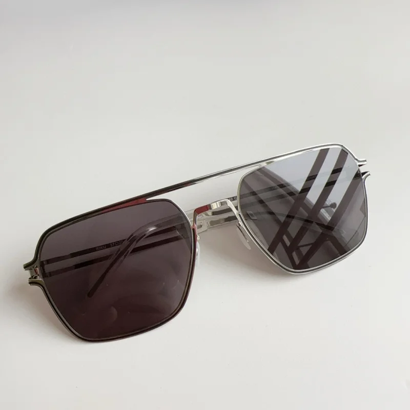 Deutschland Marke Design Schraubenlose Sonnenbrille Titan Ultraleicht Platz Mode Männer Sonnenbrille Große RIKU Gläser Auge Hohe Qualität – Detail 35
