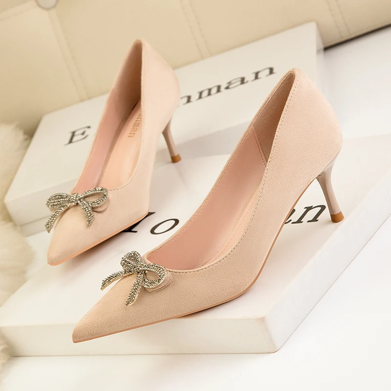 Custom Female Pumps Stiletto Ladies Bow High Heels Women High Heels Leather  Casual Shoes - China Sports Shoes and Shoes price