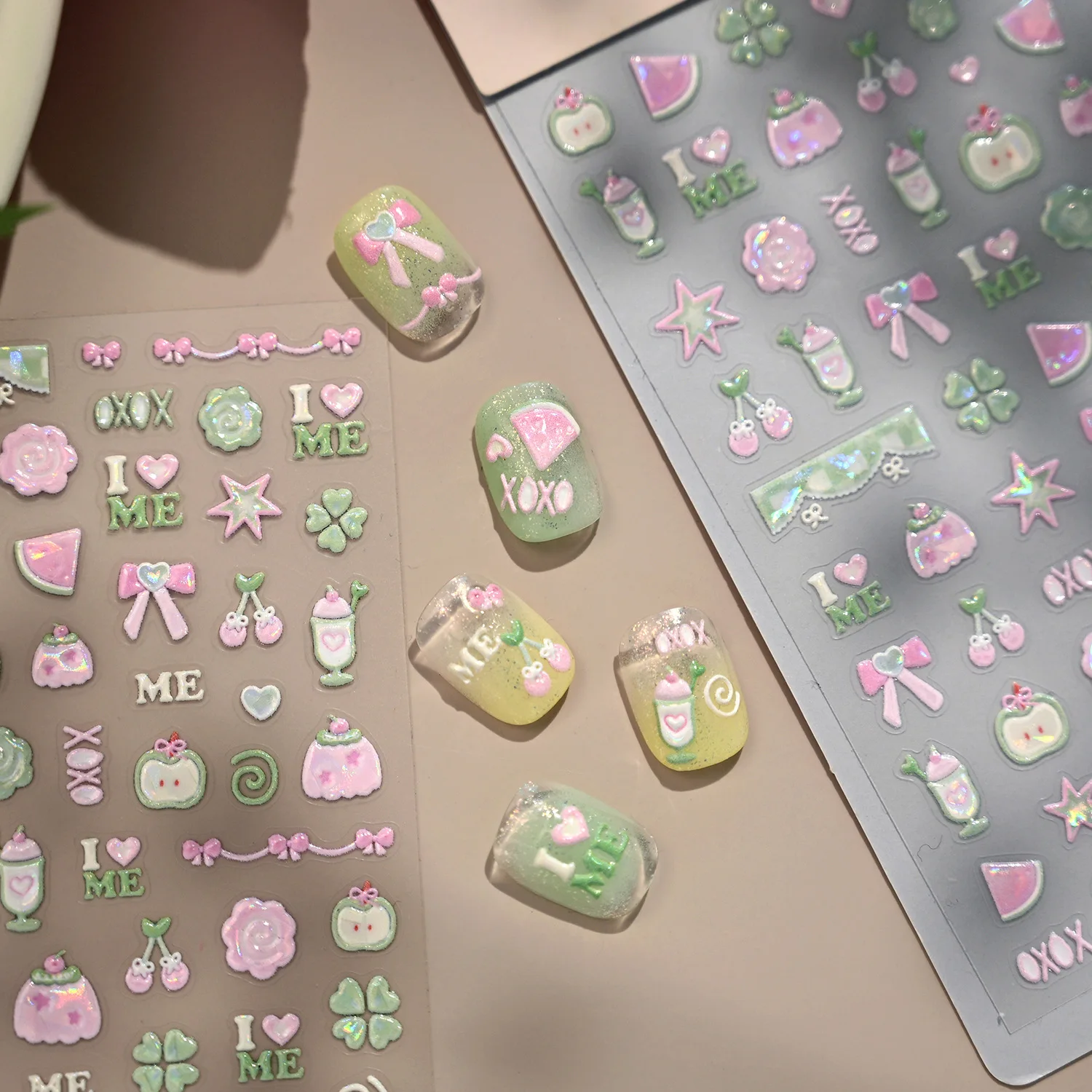 사랑스러운 반짝이는 리본 수박 행운의 풀 사과 체리 푸딩 별 3D 셀프 접착 네일 아트 스티커 디저트 매니큐어 데칼