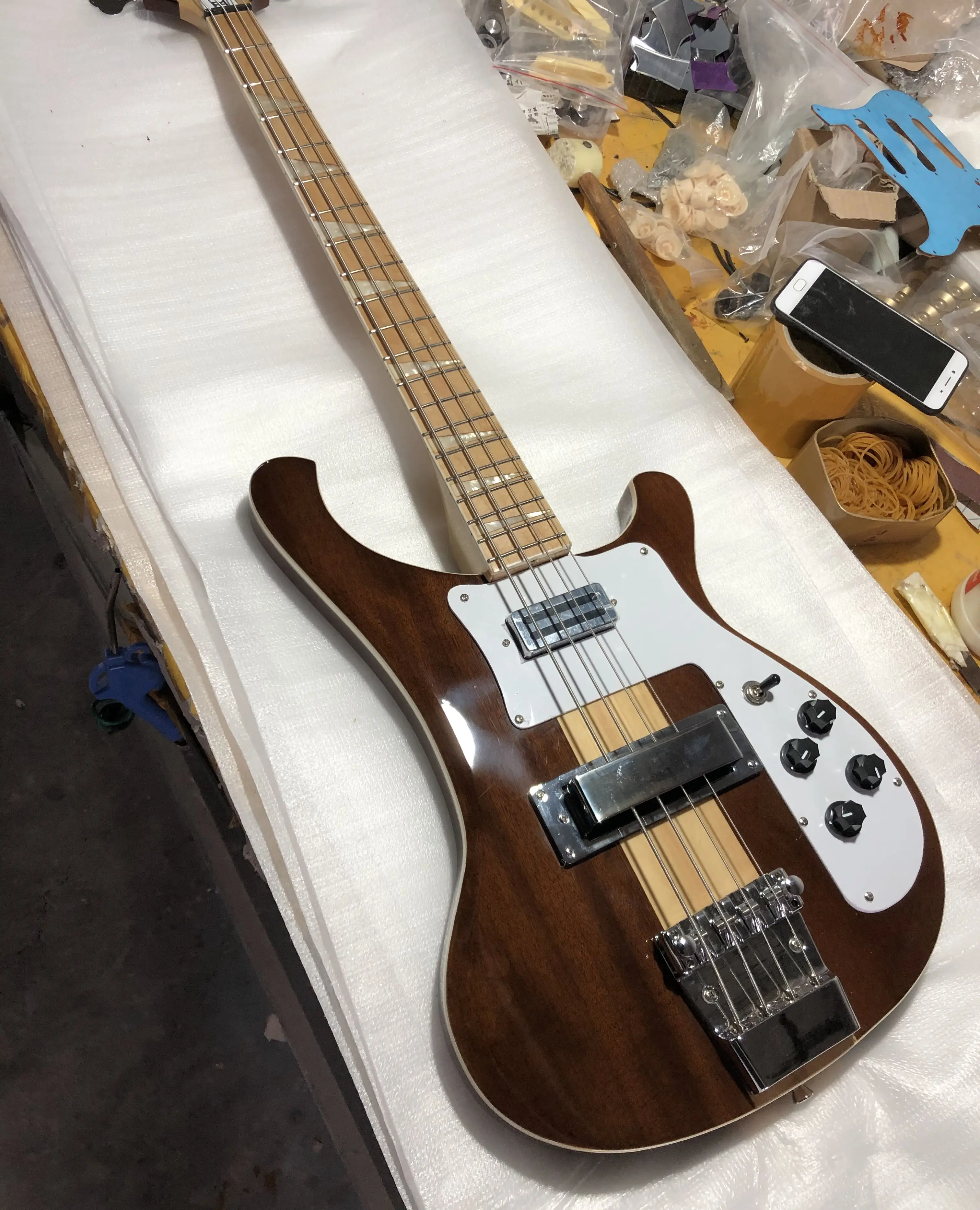 

Hand Carved 4 String 4003 Walnut Neck Thru Body Electric Bass