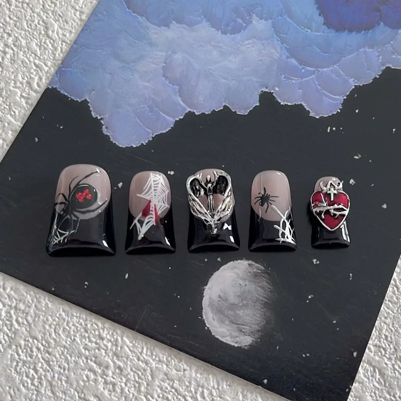 10 uñas postizas con diseño de araña plateada, estilo gótico punk, para Halloween, de metal negro, con forma de pato, para usar en uñas francesas.