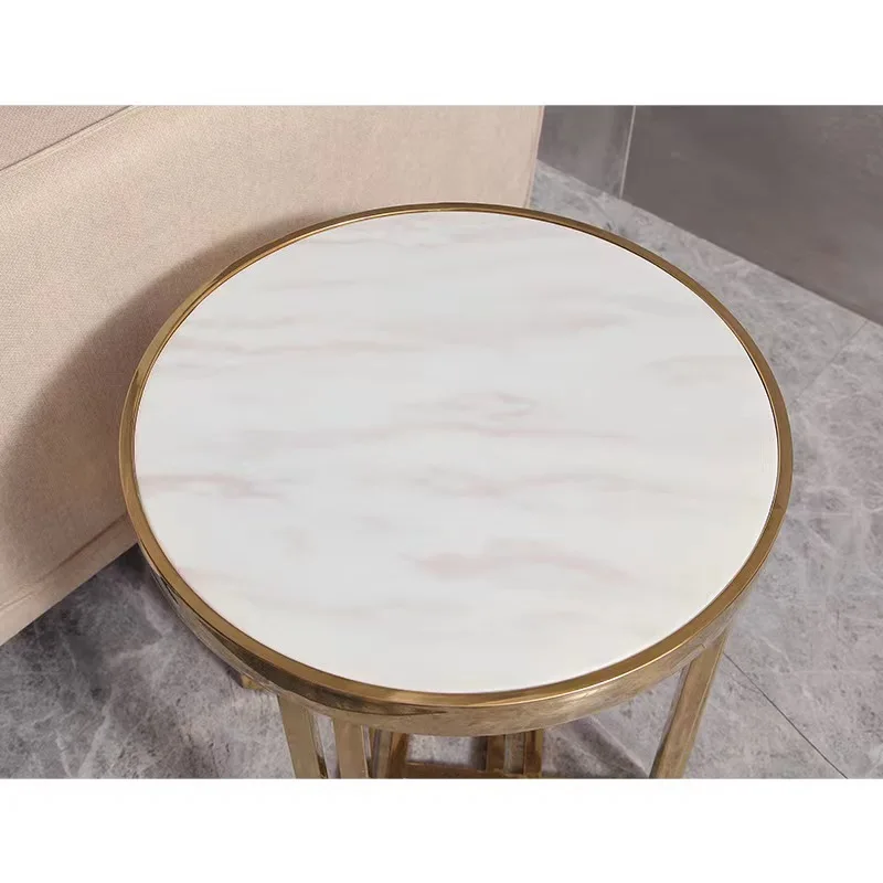 Złoty stół narożny ze stali nierdzewnej nowoczesny minimalistyczny stolik boczny szkło hartowane marmur małe mieszkanie salon okrągły