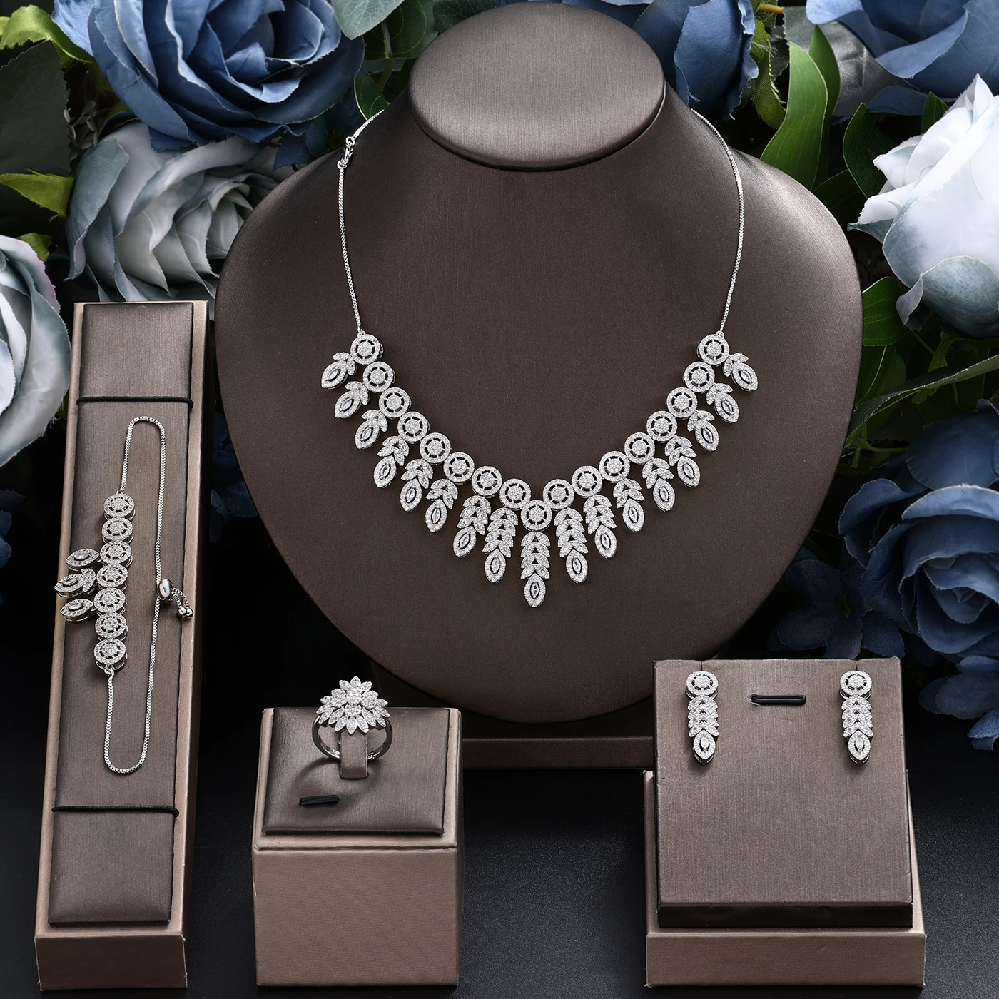 

2023 Zircon Super Deluxe Tassel Water Drop Big Wedding Bridal Necklace Earrings 4 Pieces Nigerian Dubai Women's Jewelry Set