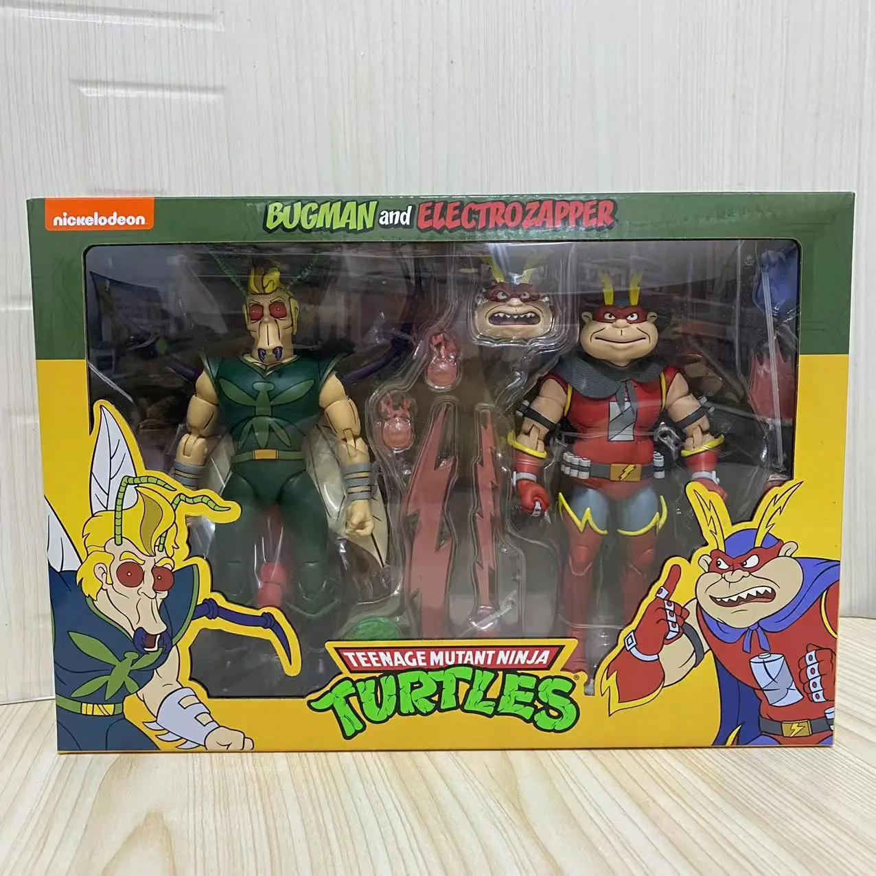 Originale Neca Teenage Mutant Ninja Turtles Bugman Electrozapper 7 Pollici Action Figure Bee Man 2Pcs Model Toy