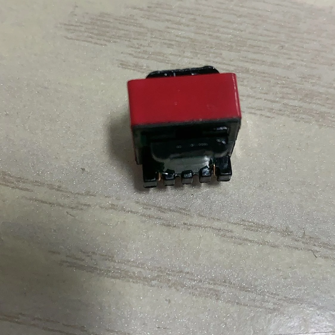 Transformador de Alta Frequência Vertical Ee13-yf12v