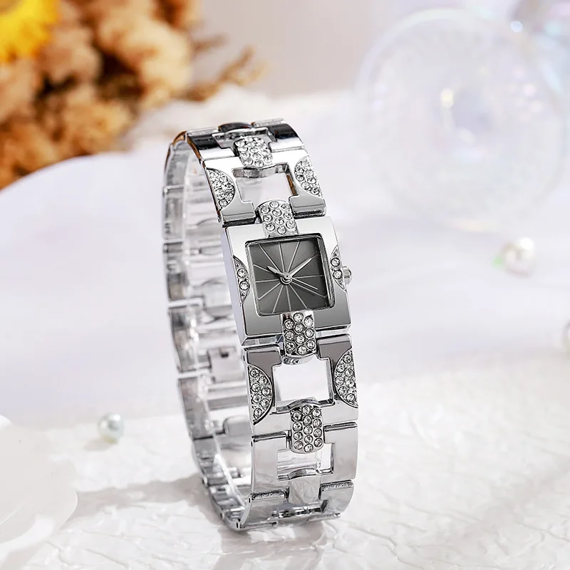 3pcs/set Women's Watch Fashion Style Square Simple Scale Dial Luxury Casual Quartz Bracelet Watch (Box Not Included)