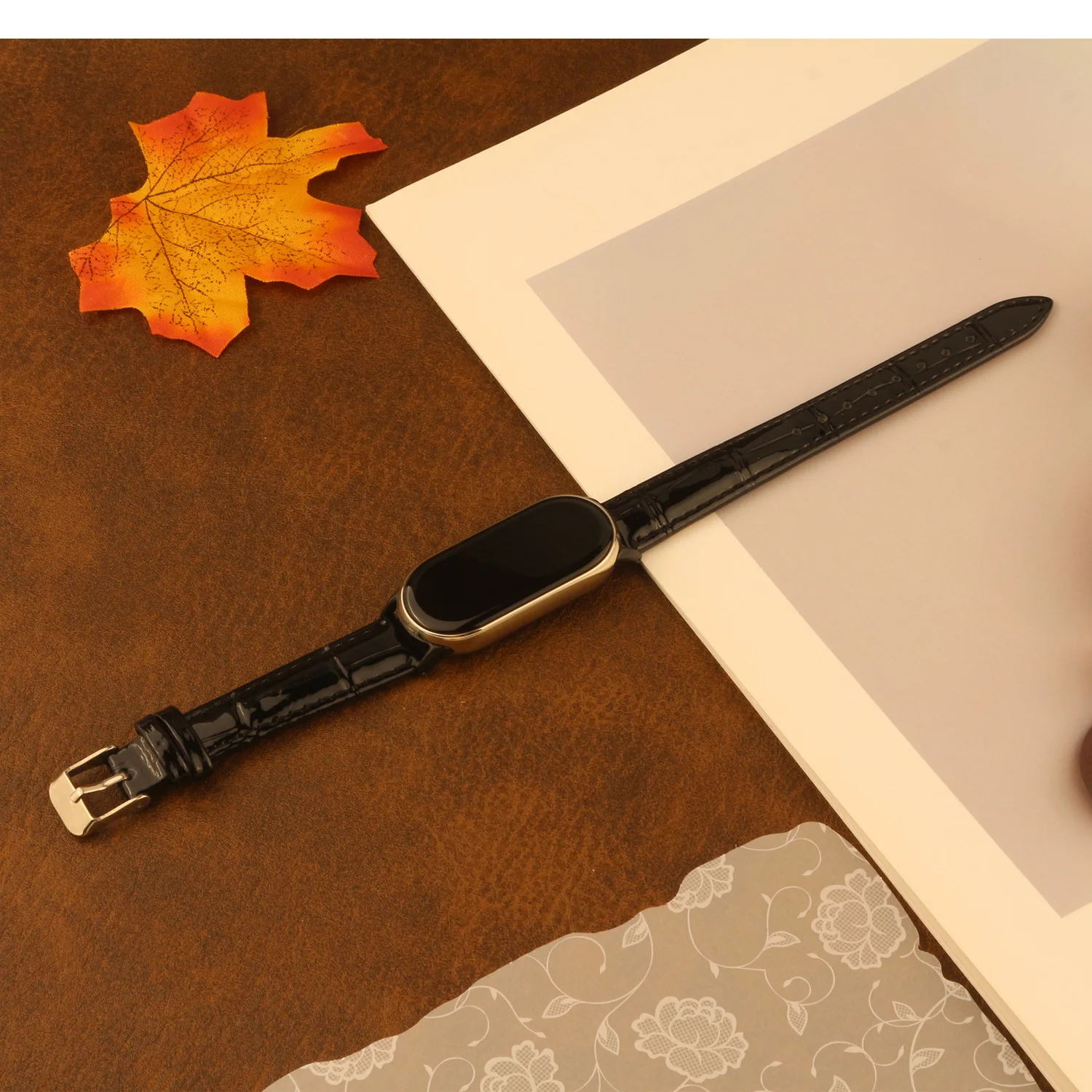 Elegant Leather Watchband Replacement Strap for Women’s Smartwatch Bracelet