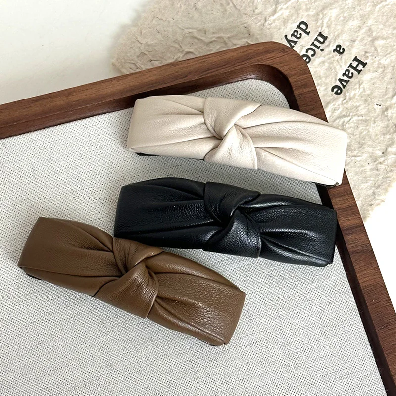 

1pc Trendy Knotted Hair Clip, Minimalist Leather Hairpin For Women, Coffee And Off White Side BB Clip, Cute Bow Hair Accessories