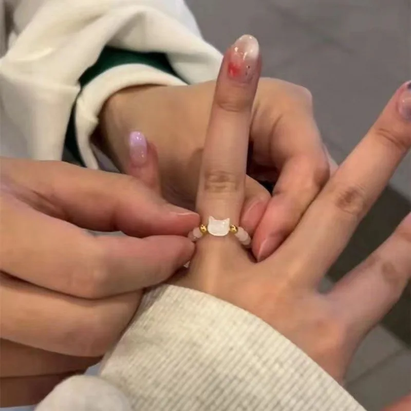 Anelli, perline, gatti stile moda 2025 per uomo e donna_voghion.com