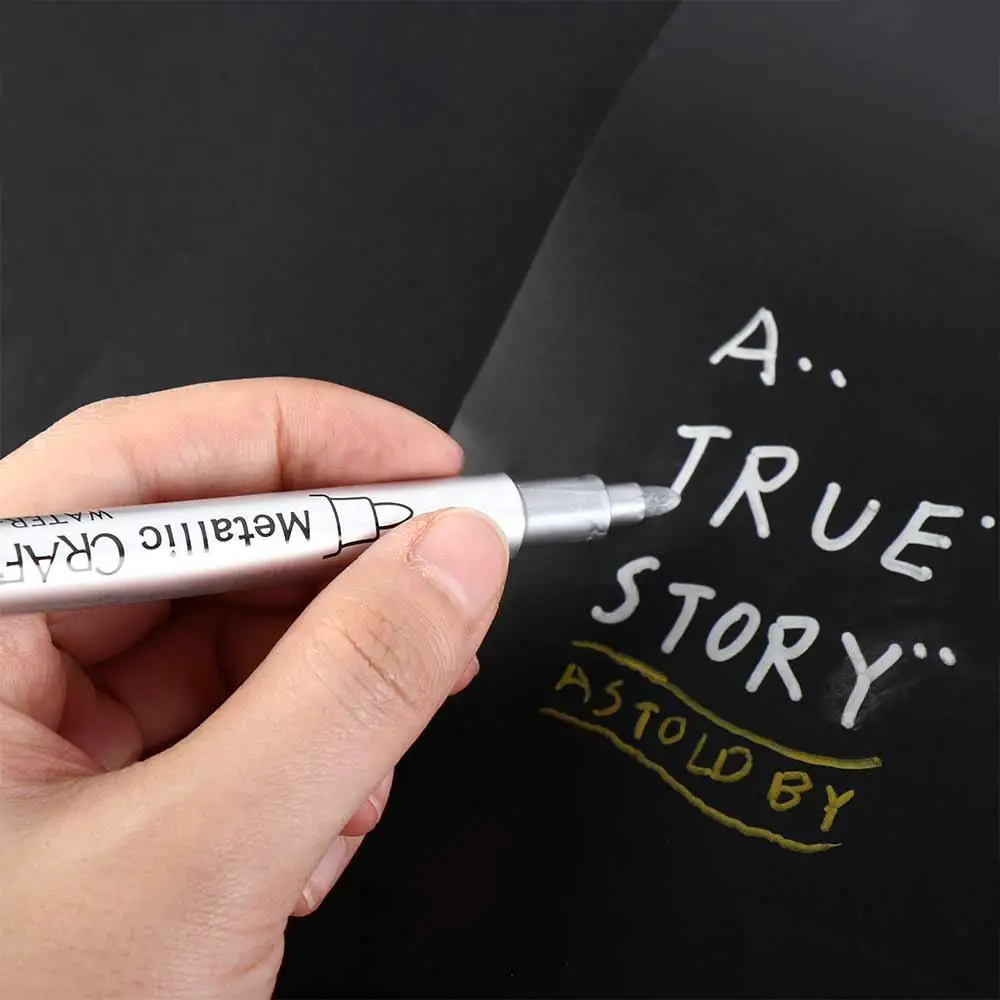 잉크는 반짝이는 금속성 마커 펜이며, 오래 지속되는 페인트 마커 펜, 영구 방수 레진 몰드 펜, 암석 페인팅용입니다.