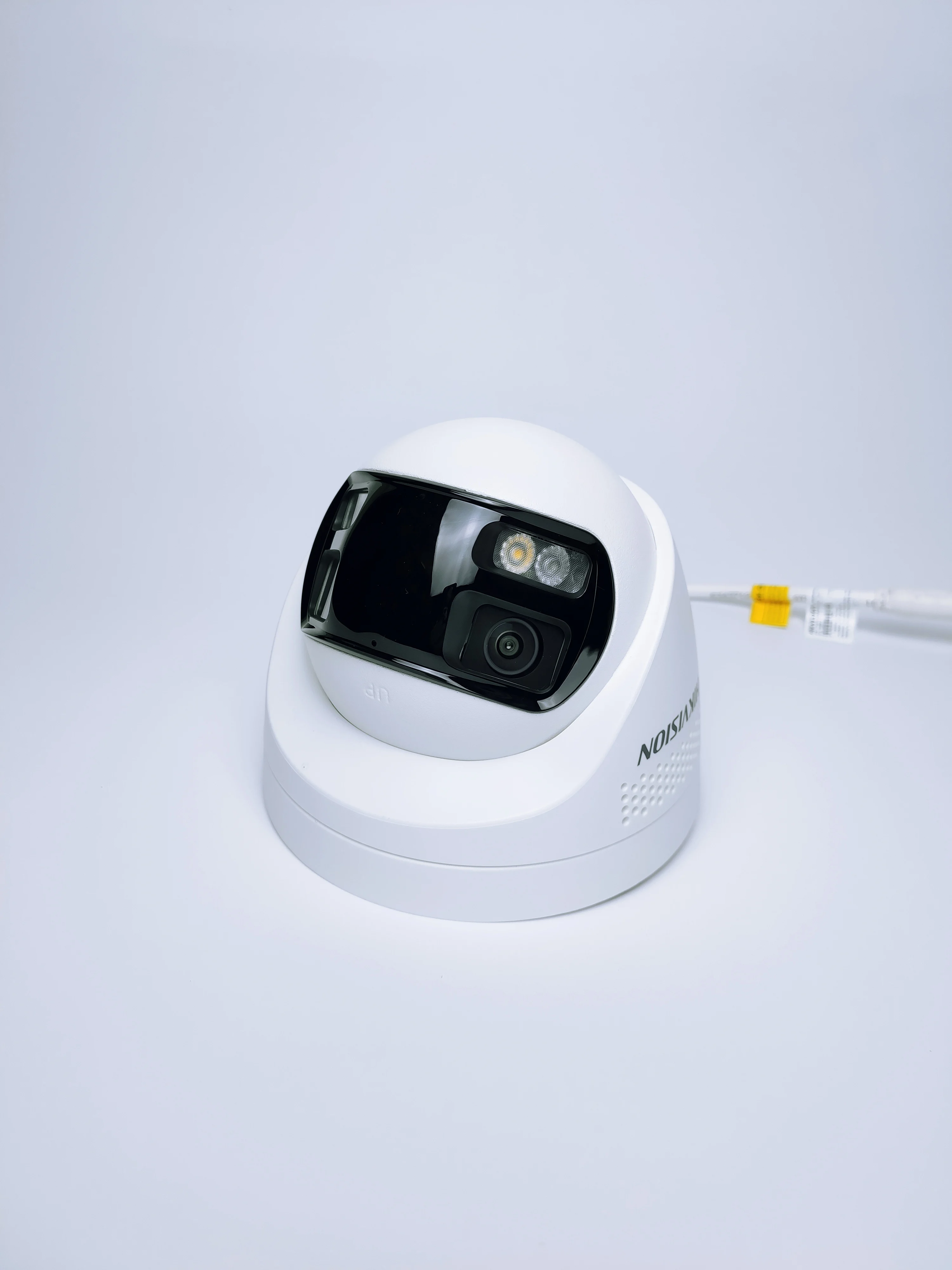 كاميرا Hikvision DS-2CD1383G2P-LIUF/SL 8MP بعدسة م...