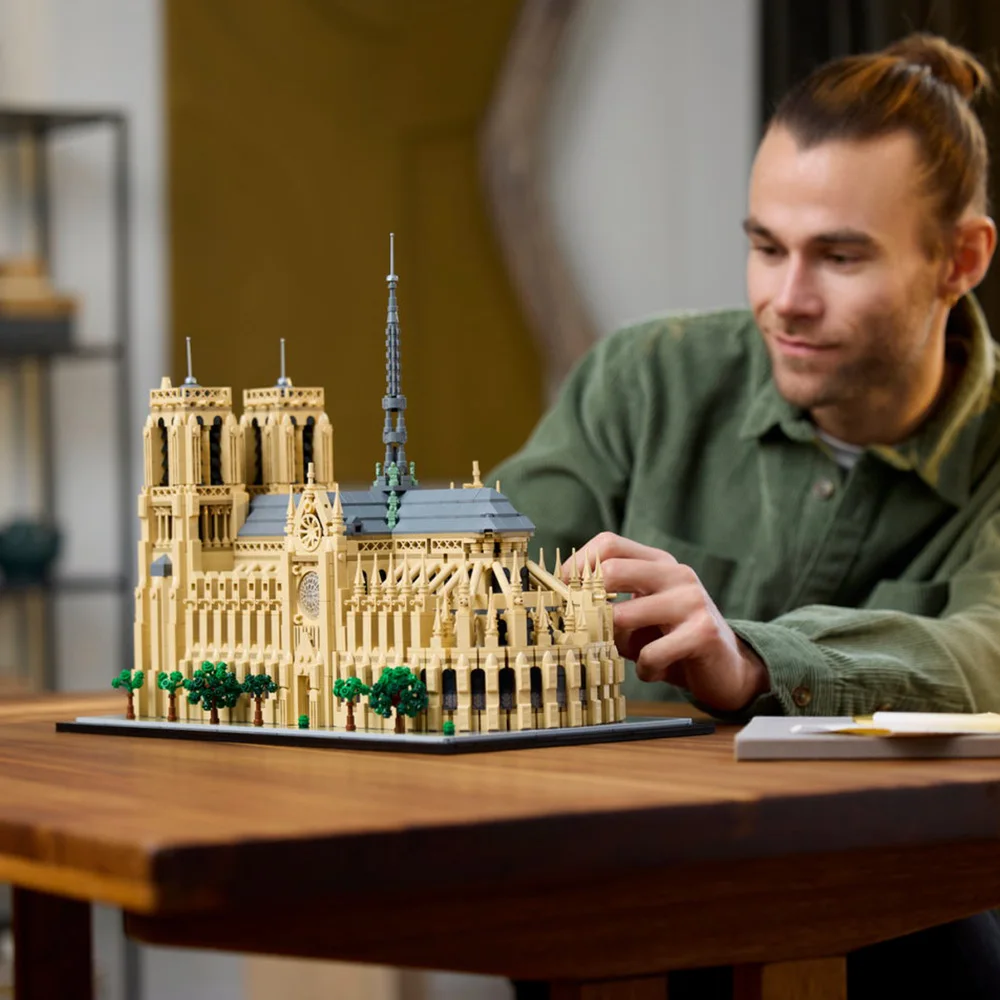 Notre-Dame de Paris Architectural Model Kit 21061 Collectible Building blocks Set for Adults Gift Idea for Lovers of History 3