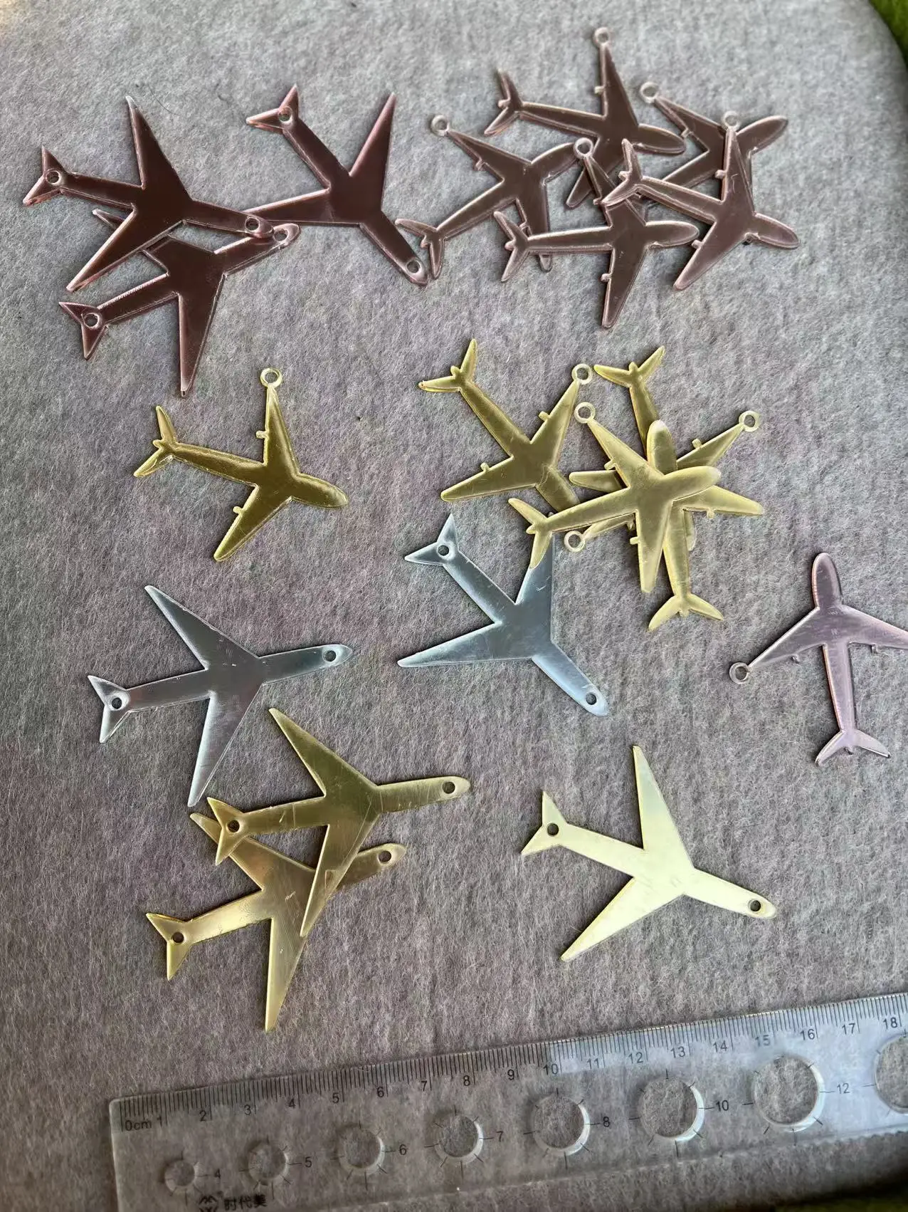 Flugzeug-Charms für Hochzeitseinladungen im Ziel, aus Acryl, Hochzeitsgeschenke und -zubehör