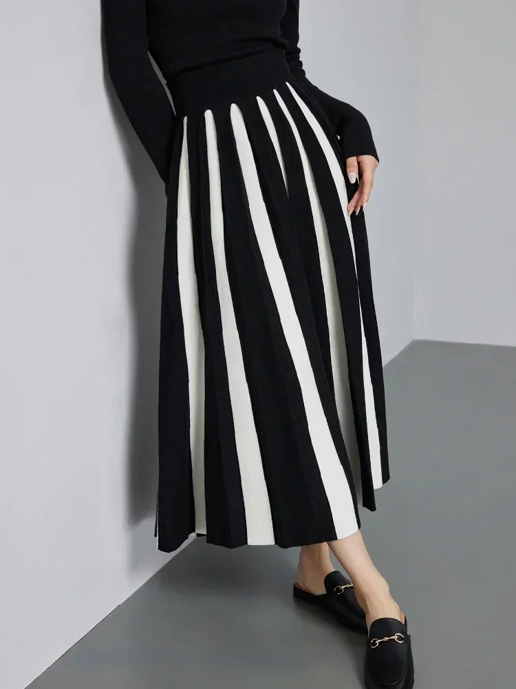 Fashion Knitted Women's Skirts Black White Color Matching Vertical