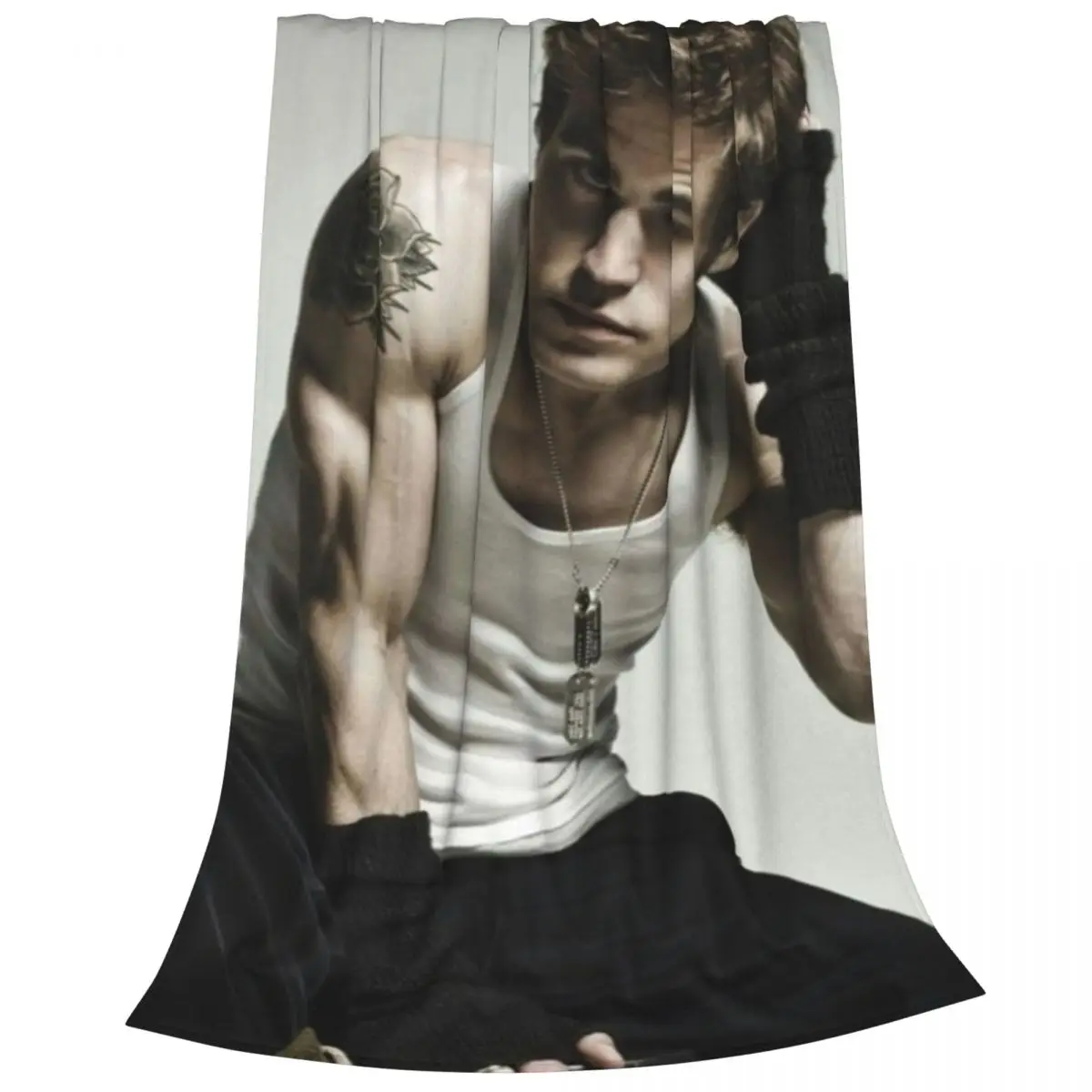 Paul Wesley �����̾� ���̾ ���, �ܿ�� �ö��� ���, �ٱ�� �ε巯�� ������ ���, ħ�� �߿� ħ�뺸