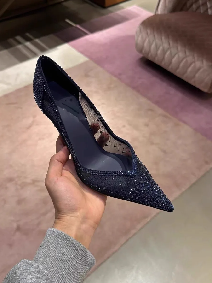 Scarpe col tacco alto a punta tempestate di diamanti in maglia blu