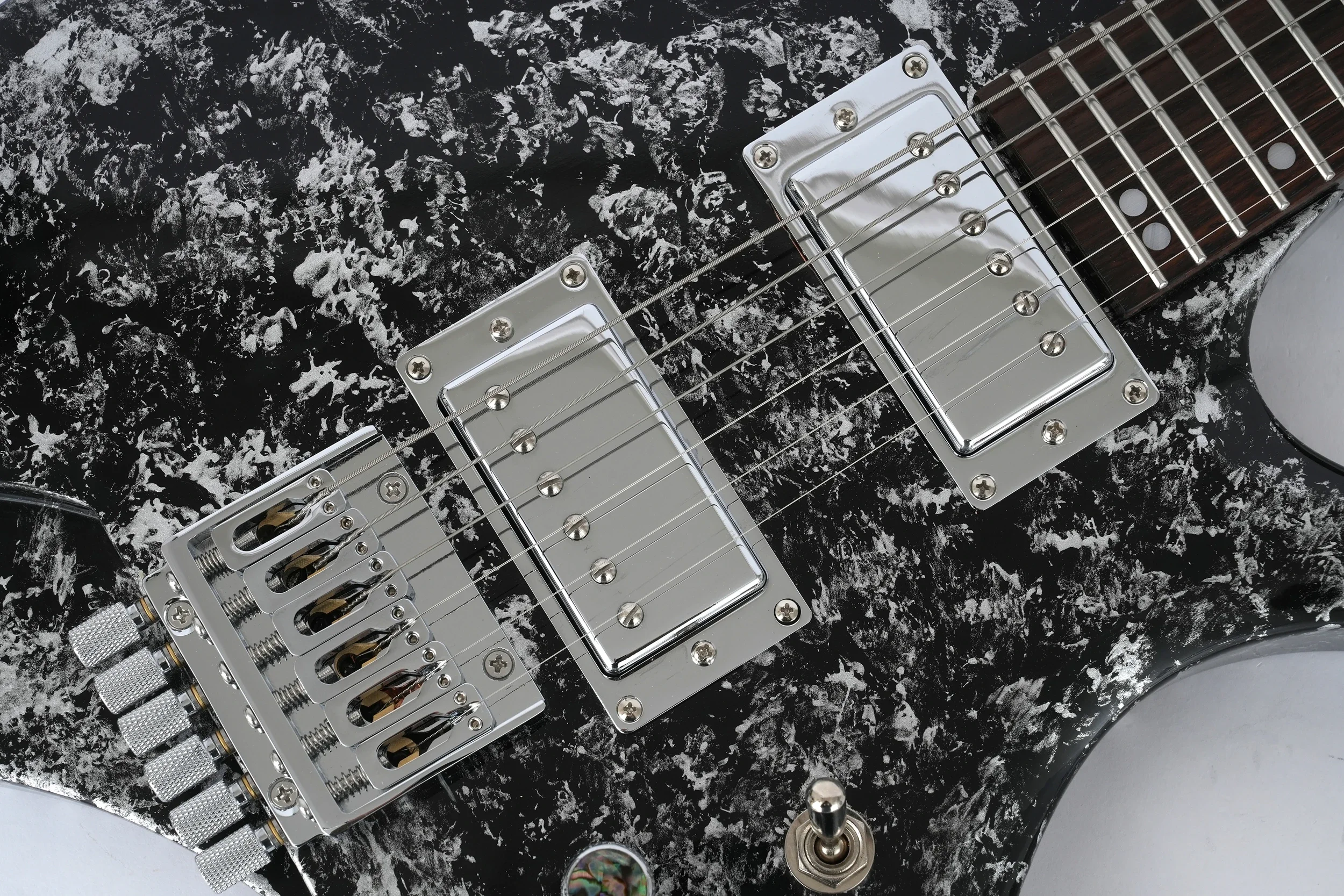 Dhatarattha Black Ice Headless Electric Guitar Modern Design without Headstock Advanced Players
