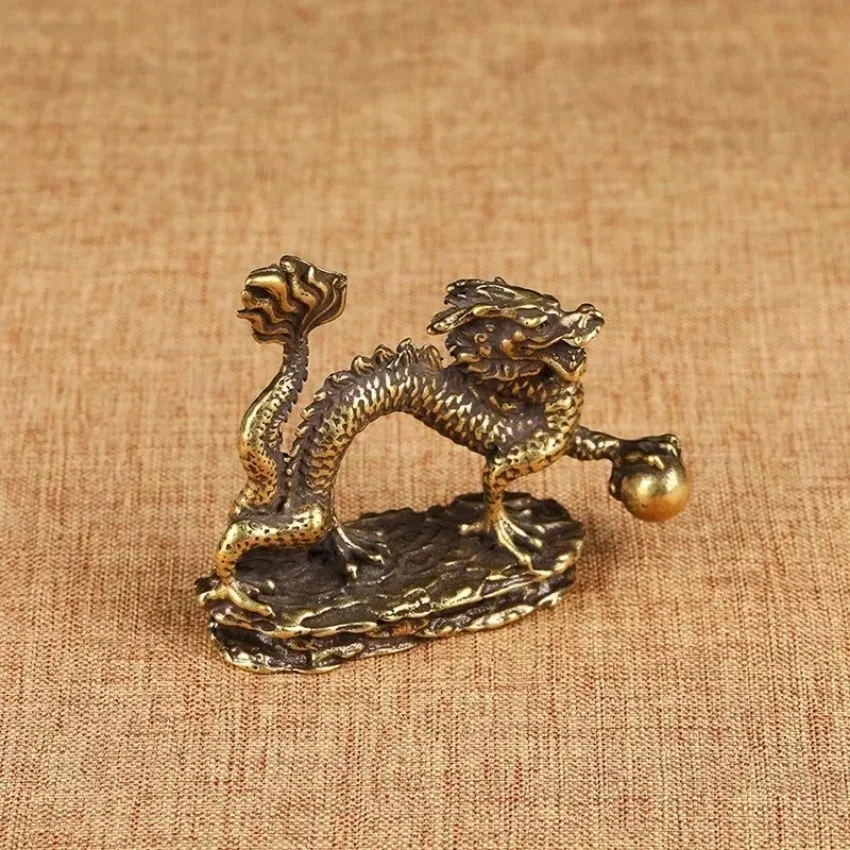 Small Ornament Antique Bronze Animal Miniature Home Desk Decorations Craft Tiger King Catching Deer Dragon and Dinosaur Statue