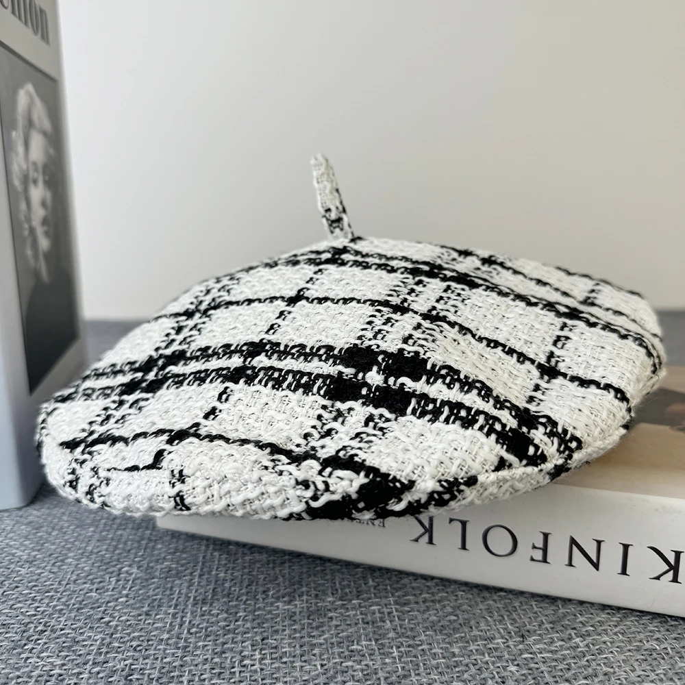 Ins Fashion Beret Hat Women Cap Wool Plaid Winter Retro French Black White Artist Flat Lady Vintage Cap FDM12