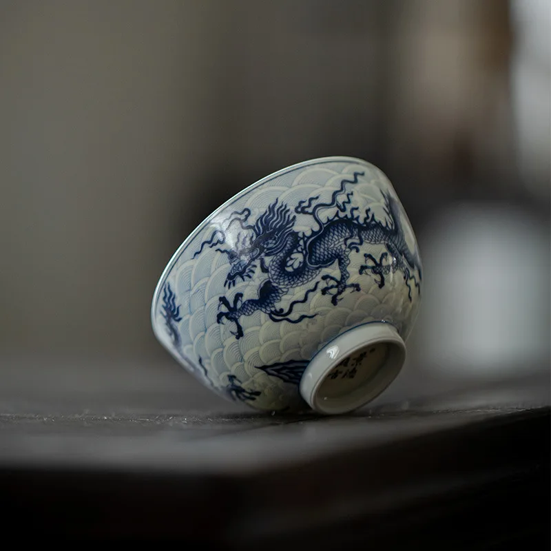 Teacup keramika kungfu čaj sada antický blue-and-white porcelán drak střih pohár Čínské teaware hrneček úřad nádobí na pití 150ml