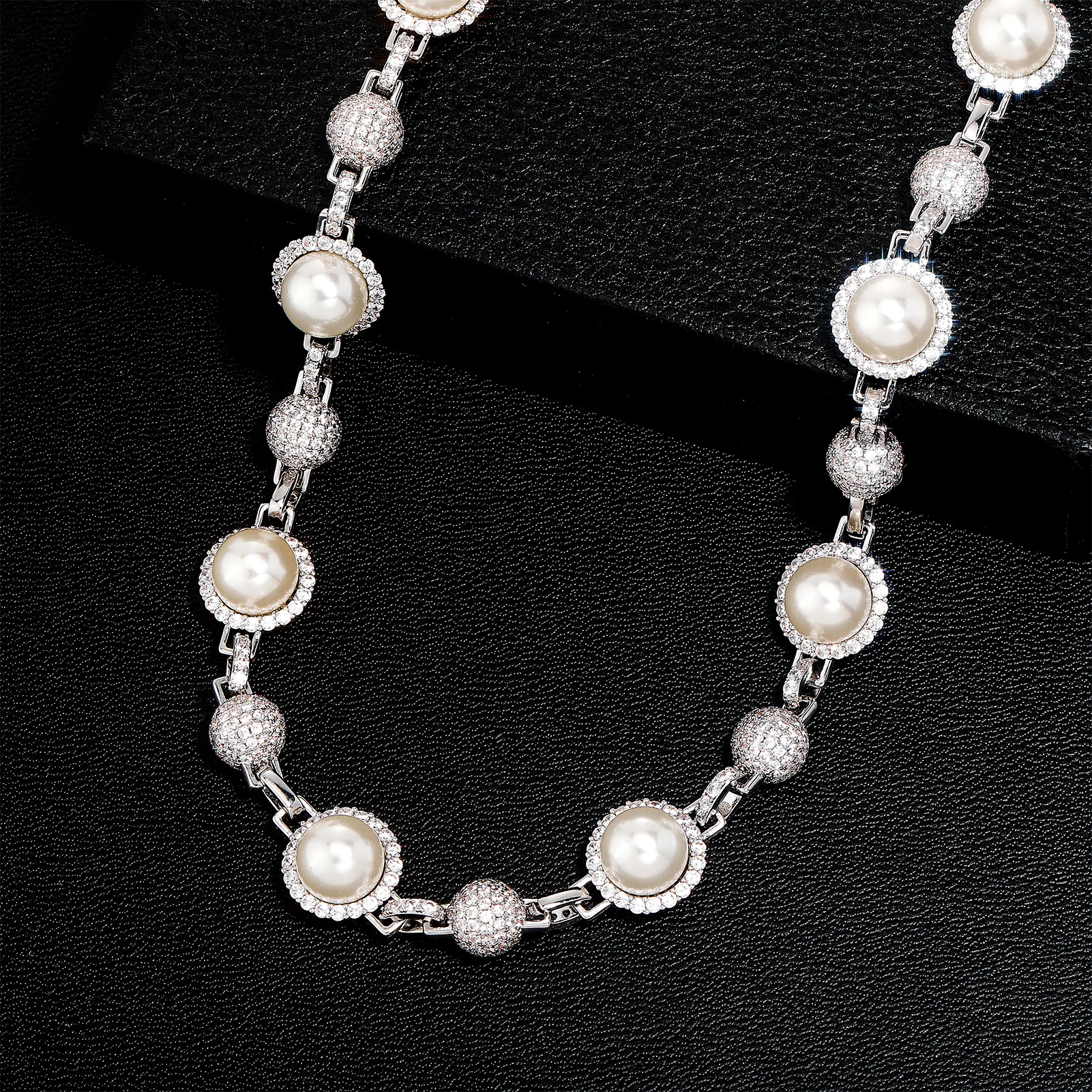 GUCY New Romantic Women Shell Beads Necklace Iced Out Bling Bling Cubic Zirconia Necklaces Fashion Charm Jewelry