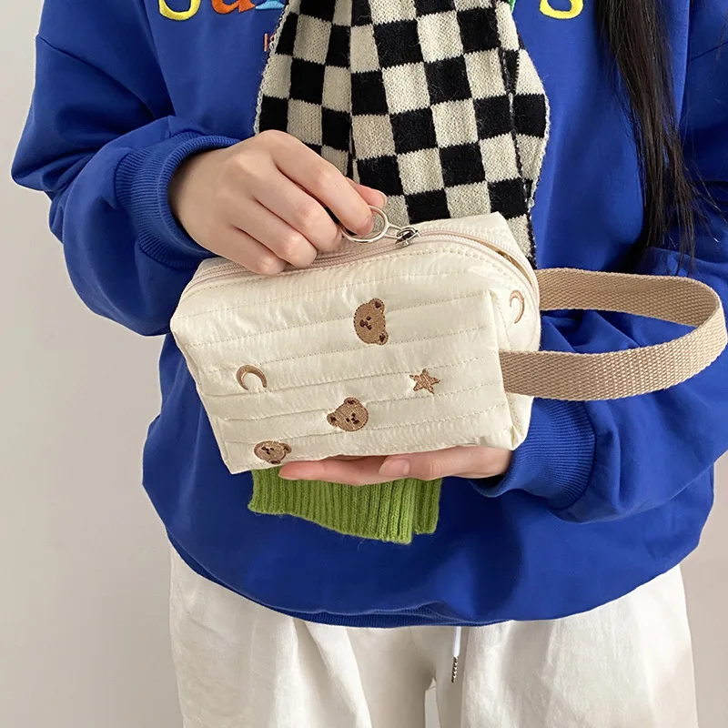 Makeup Bag Makeup Organizer Cosmetic Bag Cosmetic Storage Bag Toiletry Bag Embroidery Bear Makeup Bag Quilt Cotton Canvas Women Zipper Cosmetic Organizer Cute Wrist Make Up Pouch Portable Toiletry Case