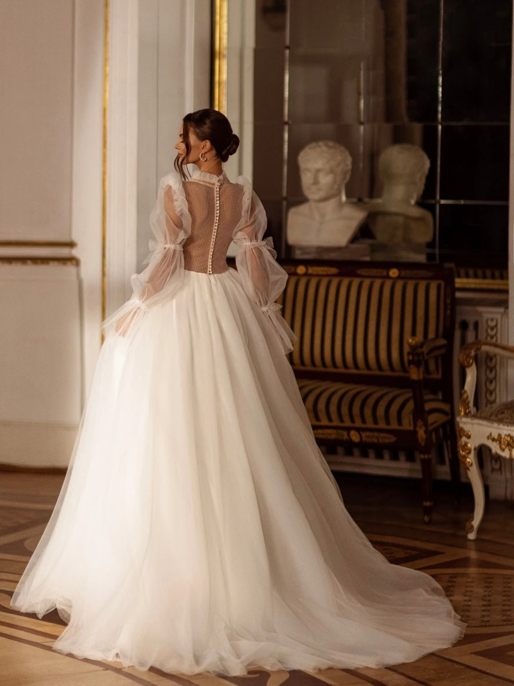 Shiny High Collar Long Sleeve Wedding Dress Sequined Beads Bride Robe Graceful Appliques Bridal Gown Customized Robe De Mariée 4