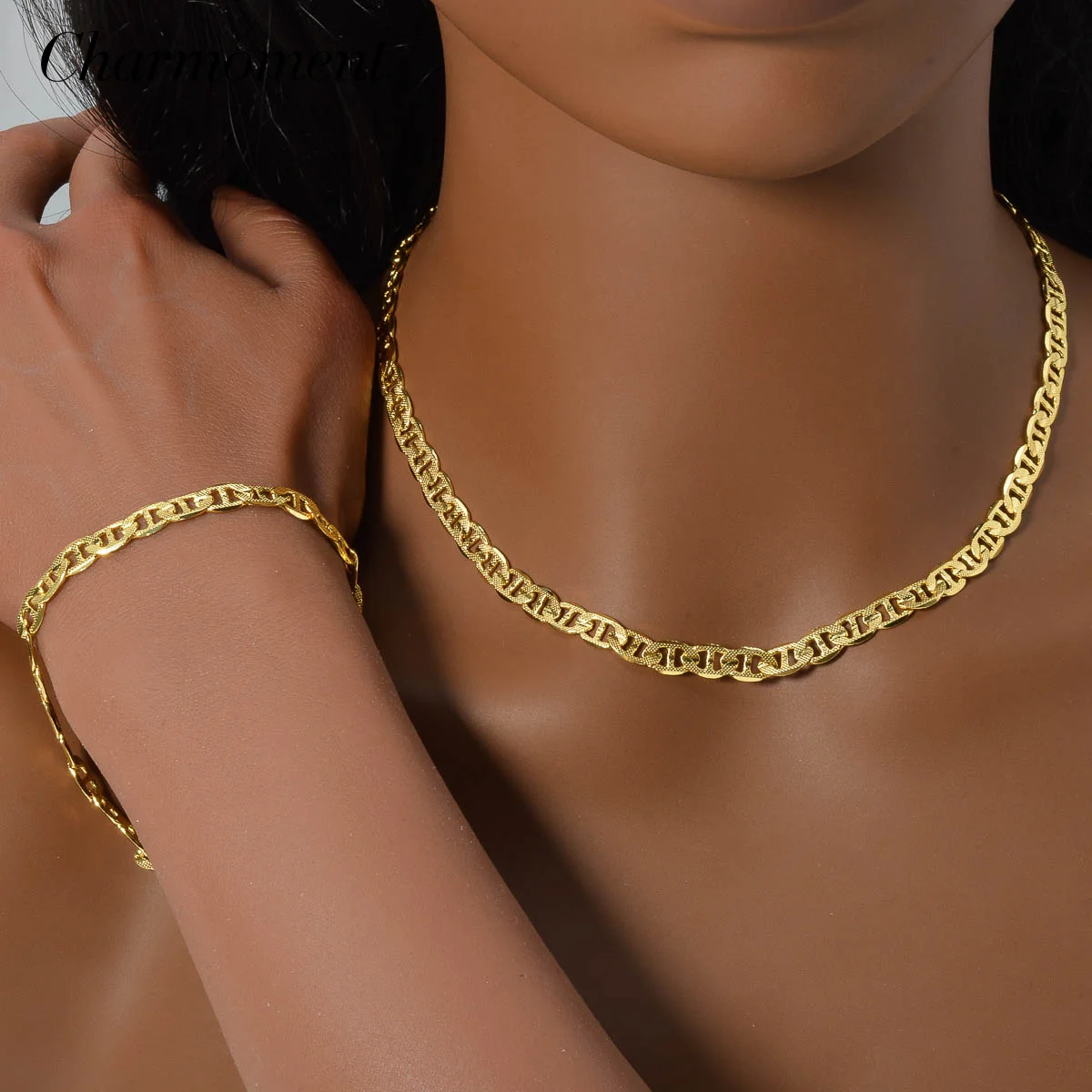 

2024 New Geometric Pig Nose Jewelry for Girl Set Texture Hollow Metal Women Necklace Chain Oval Birthday Bracelet Accessories