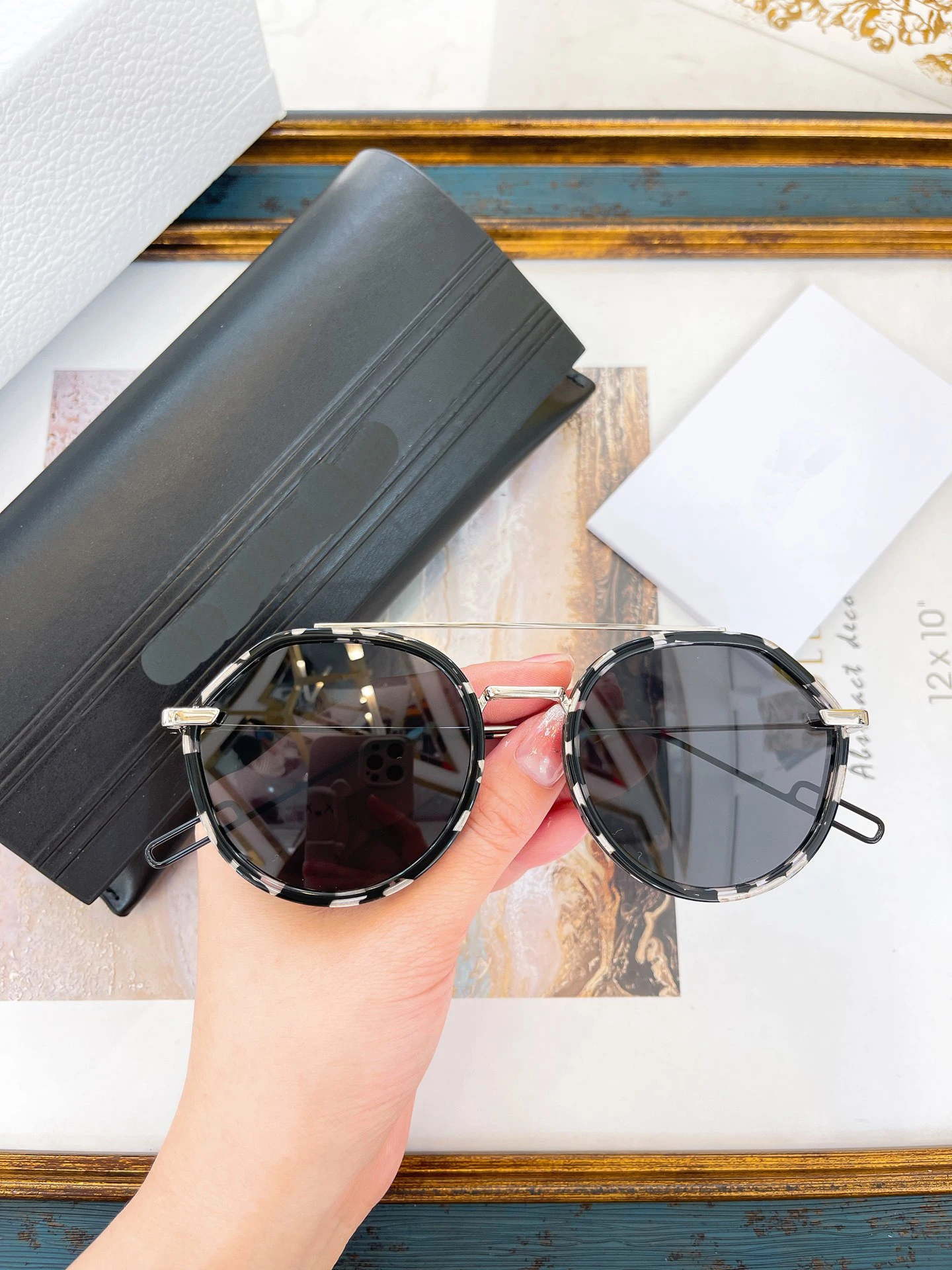 Classic Polarized Pilot Sunglasses For Women And Men Retro Style_voghion.com