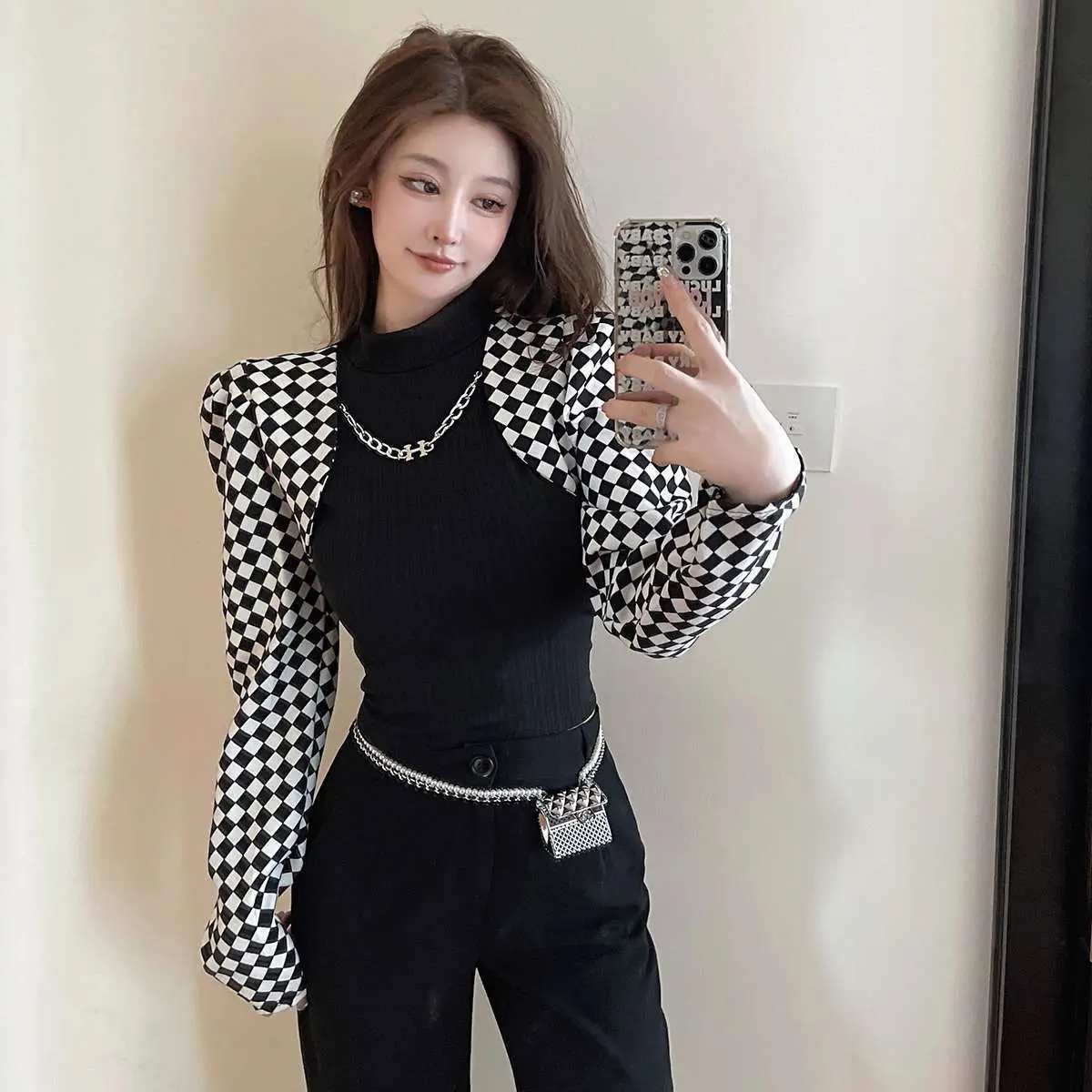 

2023 New Autumn Women's Long-sleeved T-shirt Bottoming Shirt Fashionable Sexy Round Collar Casual Plaid Spliced Top T242