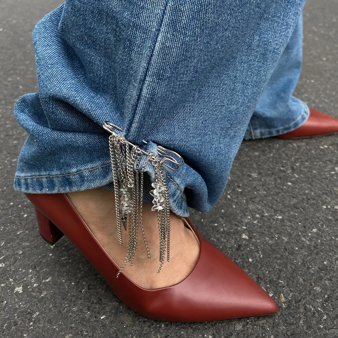 Exaggerated Personality Metal Chain Pendant Crystal Rivets Brooches For Women Charm Trousers Shortened Pins Rock Jewelry Gift