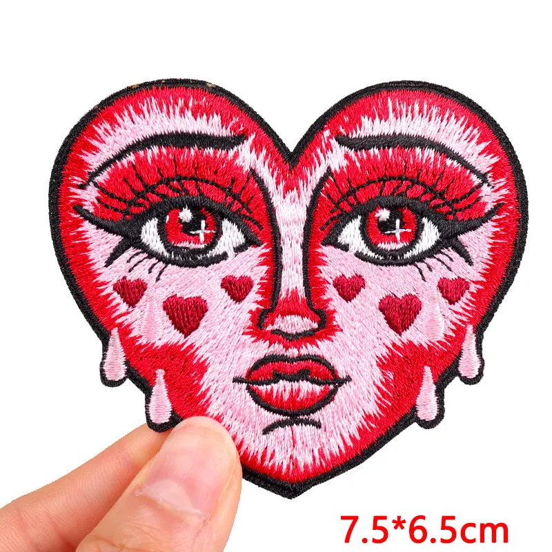 Toppa termoadesiva con logo World Heart Earth, distintivo in