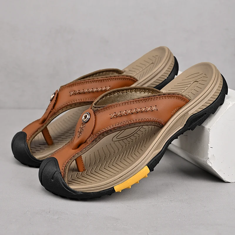 Genuine Leather Men Flip-flops Cool Beach Summer Shoes Anti-collision Toe Male Slippers Leisure Walk Non-Slip Non-Slip Half Drag