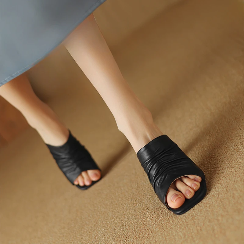 Soft sheepskin slippers, fashionable and versatile thick heeled women's sandals for external wear