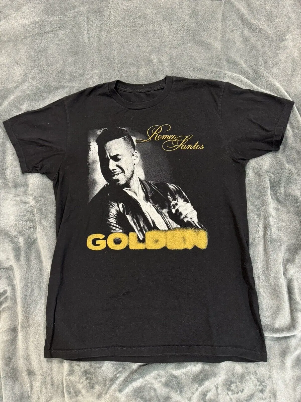 Футболка среднего размера с длинным или коротким рукавом ROMEO SANTOS GOLDEN TOUR 2018