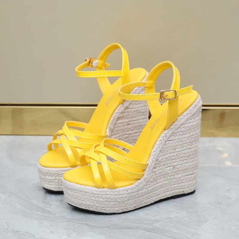 chaussure compensee jaune