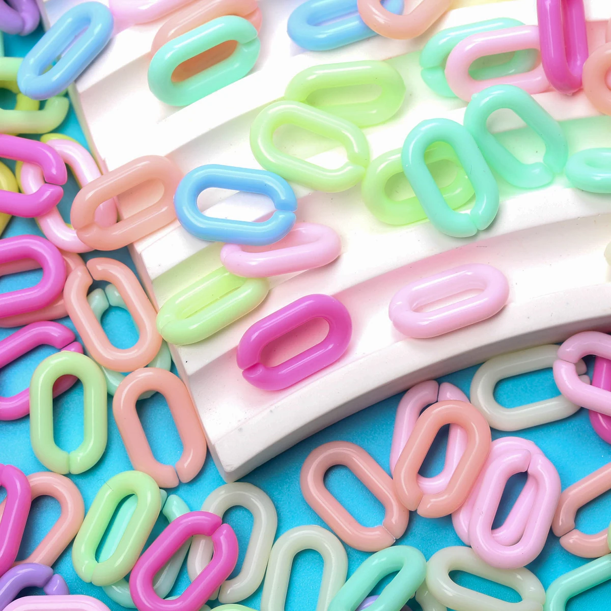 500g/bag 14mm*9mm Multicolor About 2200PCS Twisted DIY Chains Beads Jewelry Findings Accessories Acrylic Assembled Parts