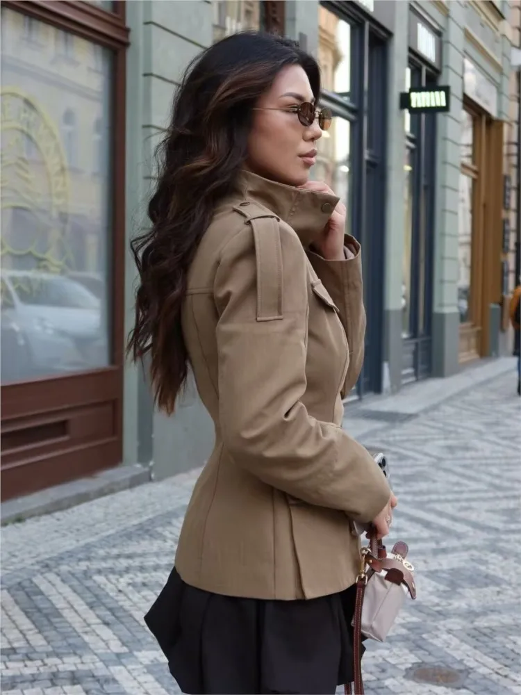 Blazer ajusté pour femme avec boucles, nouvelle collection printemps, décontracté, simple, col montant, boutons, poches, épaulettes, veste chic pour femme