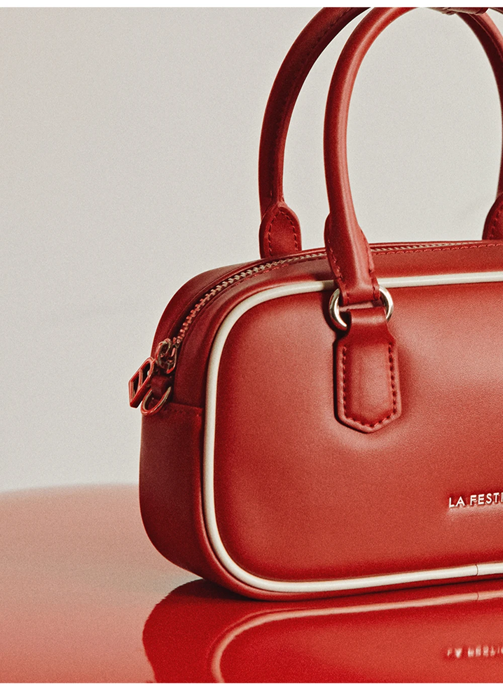 Split leather bowling bag, interior pocket