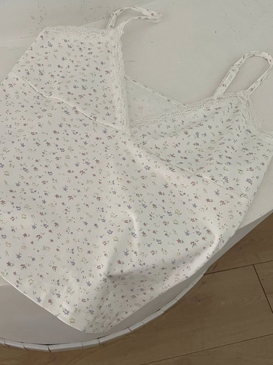 New lace trim floral