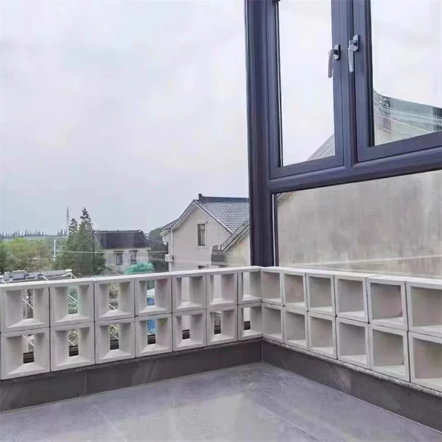 Barkács Ablak Műanyag Penész Cement Virág Udvar Antik Ókori Park Kerítés Rács Beton